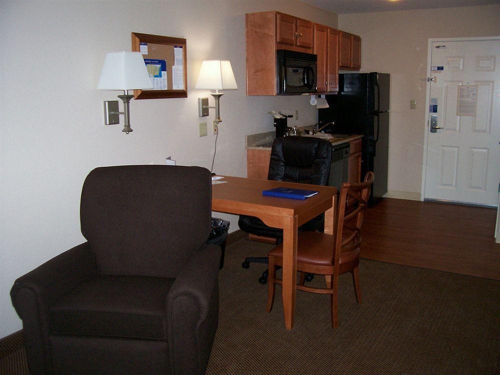 Candlewood Suites Winchester By Ihg Quarto foto
